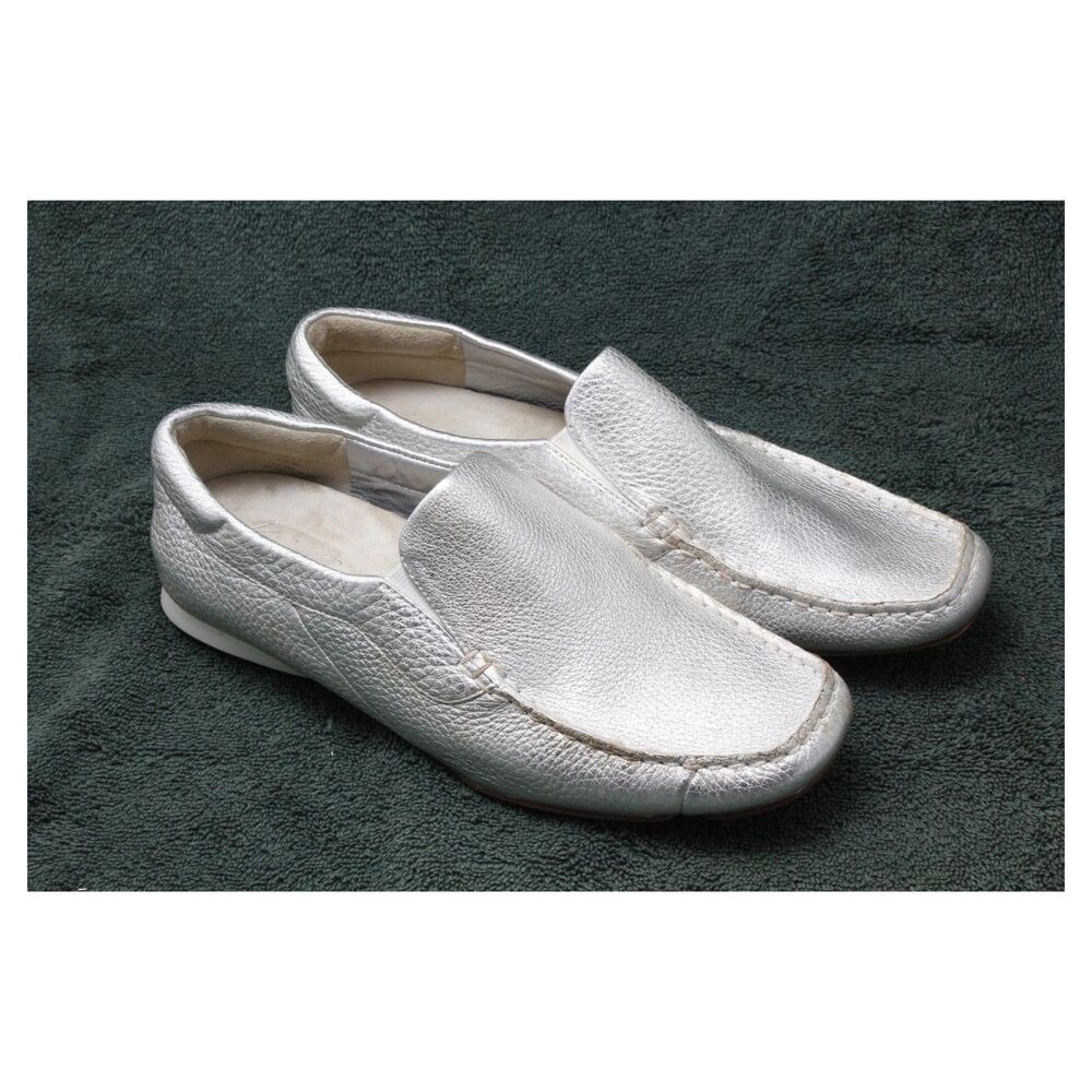 Kenneth Cole Women's Silver Leather Driving Loafers Size 7 M - Silver Tech